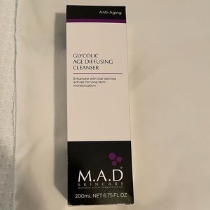 M.A.D Glycolic Age Diffusing Cleanser